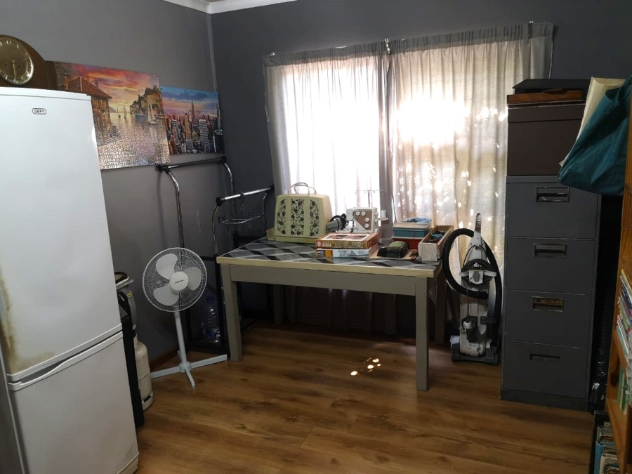 4 Bedroom Property for Sale in Campher Park Eastern Cape